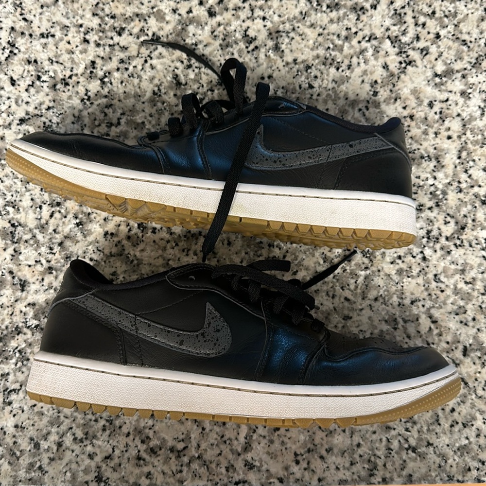 Jordan low Golf  Black and Gray